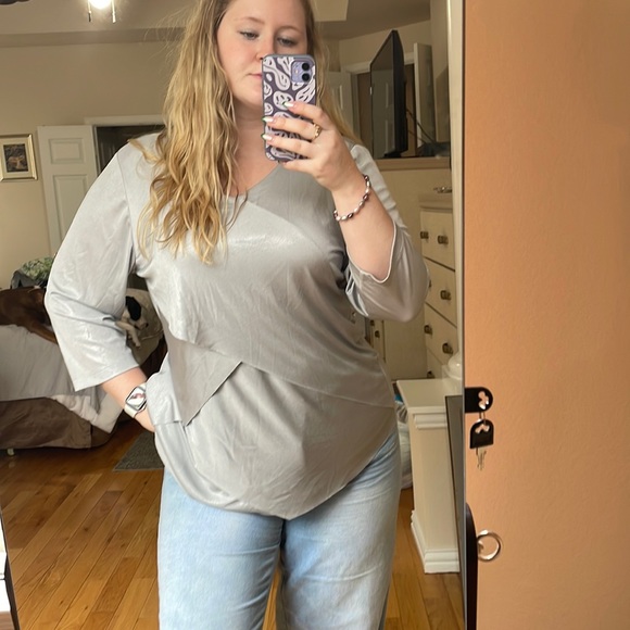 Silver layered top - Picture 1 of 1